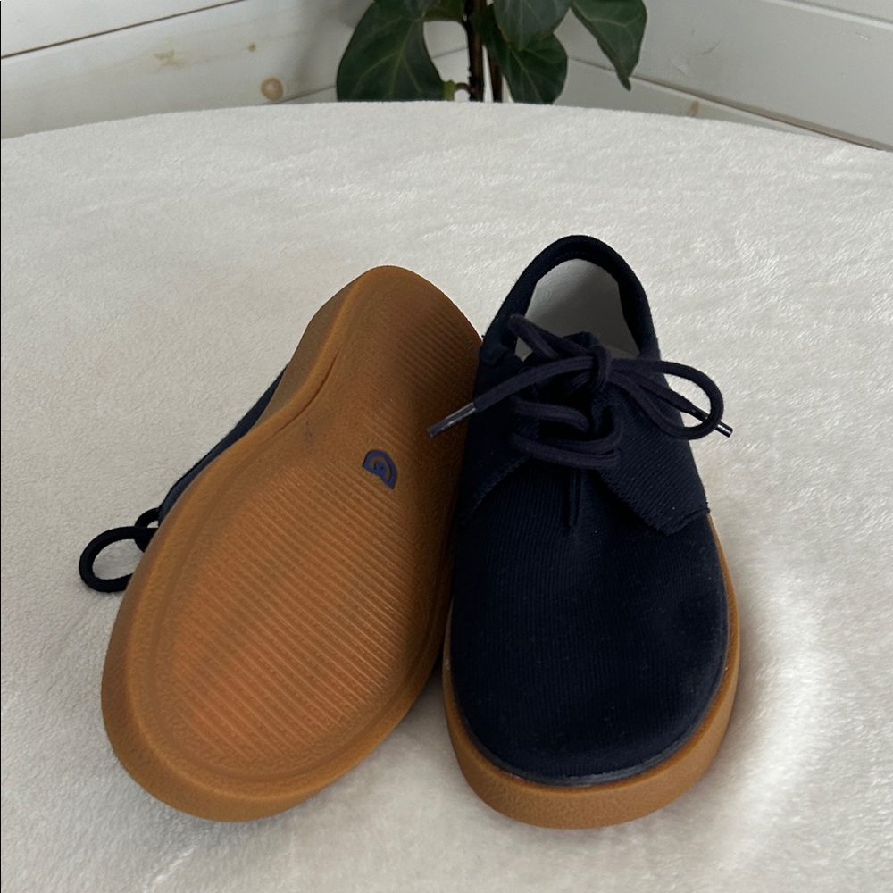 Rothy's Navy Canvas Lace-Up Sneakers with Gum Sole. Size 11.New - Picture 8 of 10